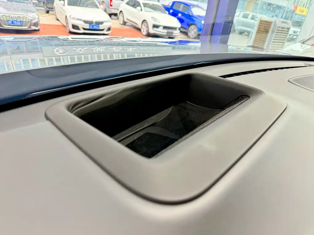 Li Auto L8 2023 Pro