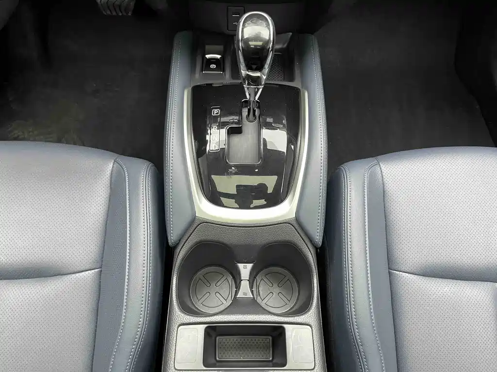 Nissan X-Trail 2025 Honor 2.0L FWD Leading Edition