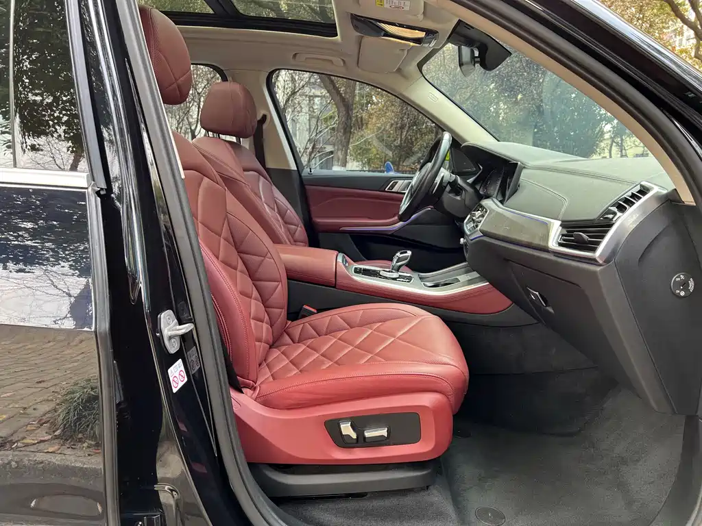 BMW X5 2022 xDrive 30Li M Sport Package