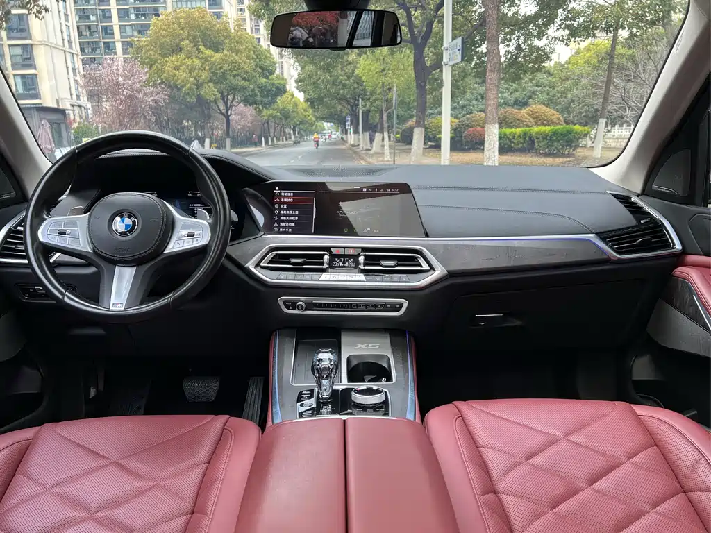 BMW X5 2022 xDrive 30Li M Sport Package