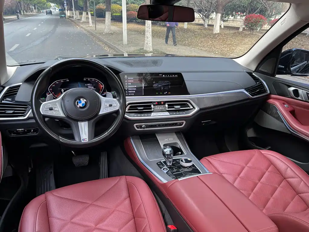 BMW X5 2022 xDrive 30Li M Sport Package