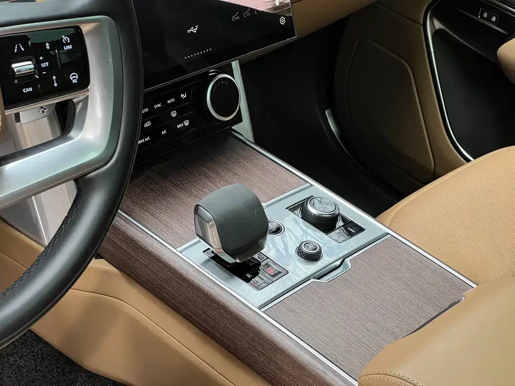 Range Rover 2023 3.0 L6 360PS Vogue Edition