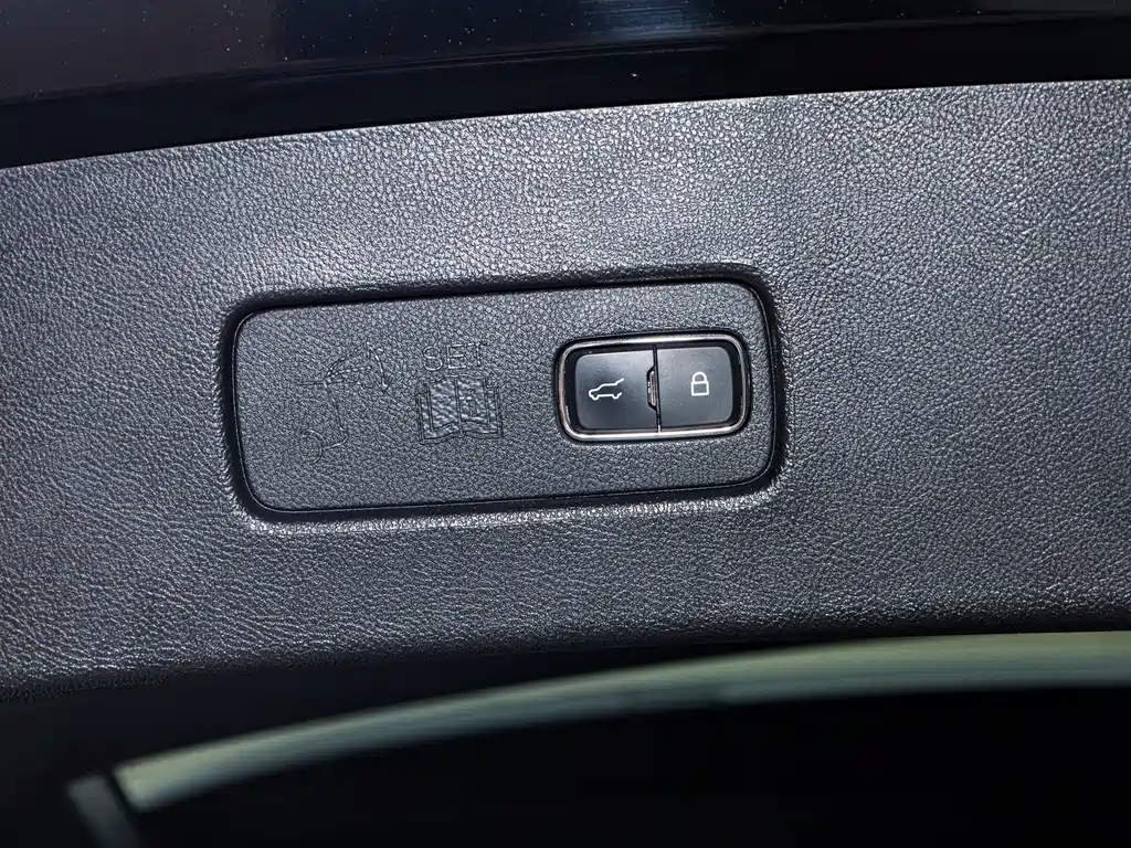 Lincoln Aviator 2023 3.0T V6 AWD Reserve Edition 6-Seater