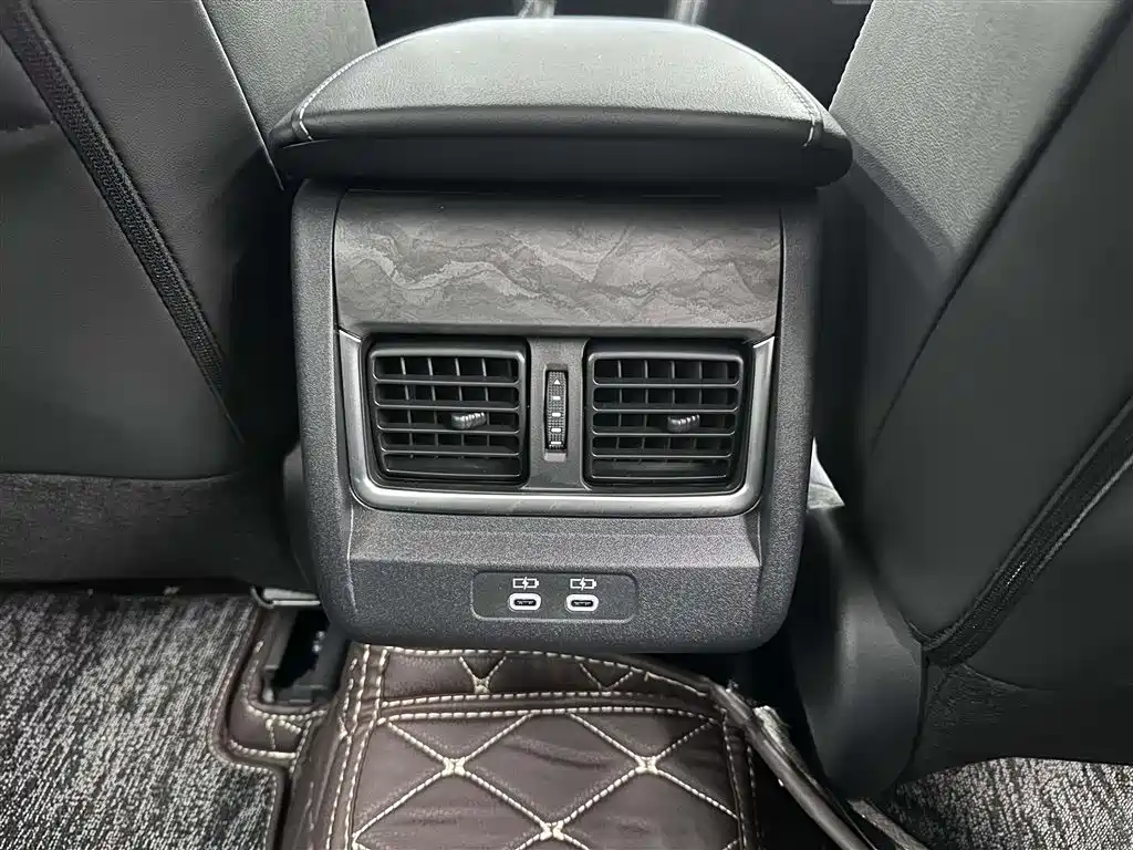 Toyota Camry 2024 Hybrid 2.0HGVP Luxury Edition
