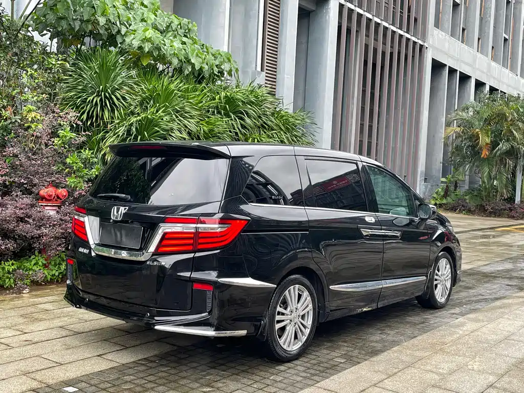 Honda Elysion 2016 2.4L Classic Edition