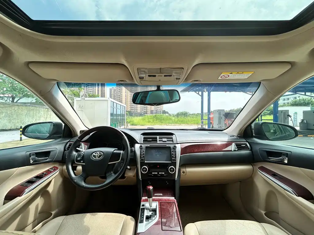 Camry 2012 2.0G Luxury Edition
