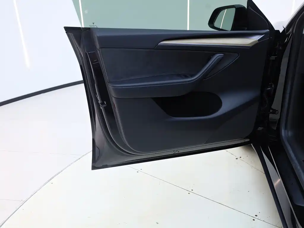 Tesla Model Y 2022 RWD
