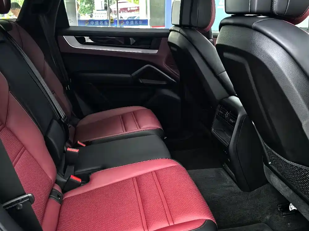 2025 Porsche Cayenne 3.0T