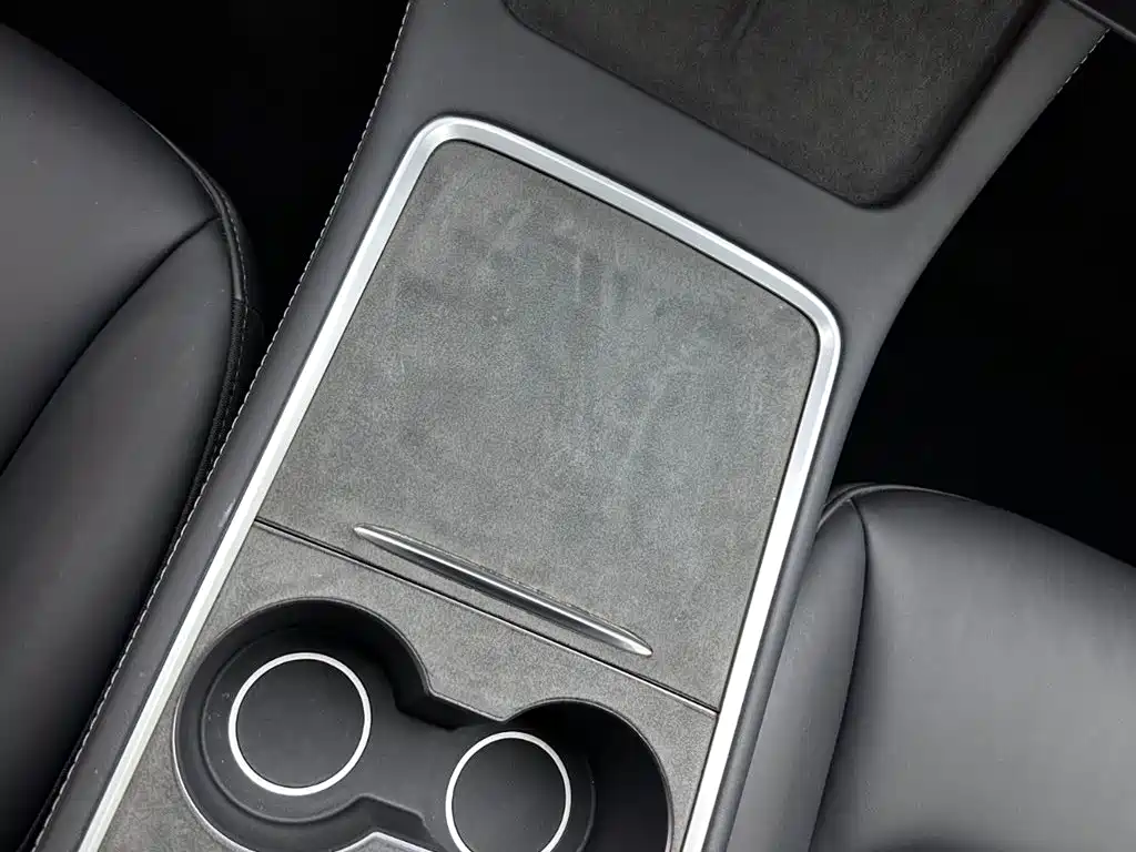 Tesla Model Y 2023 Long Range All-Wheel Drive