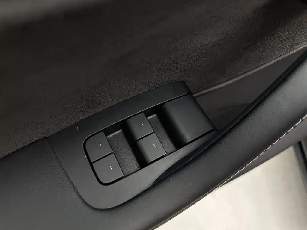 Tesla Model Y 2023 Long Range All-Wheel Drive