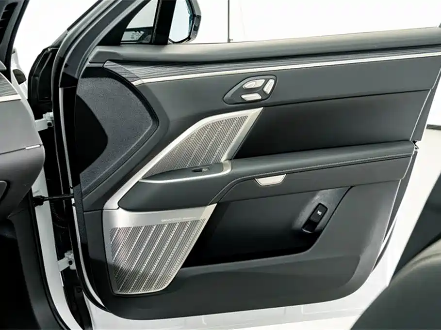 ONVO L90 2025 Pro Six-Seater