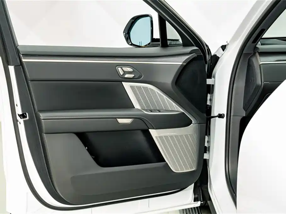 ONVO L90 2025 Pro Six-Seater