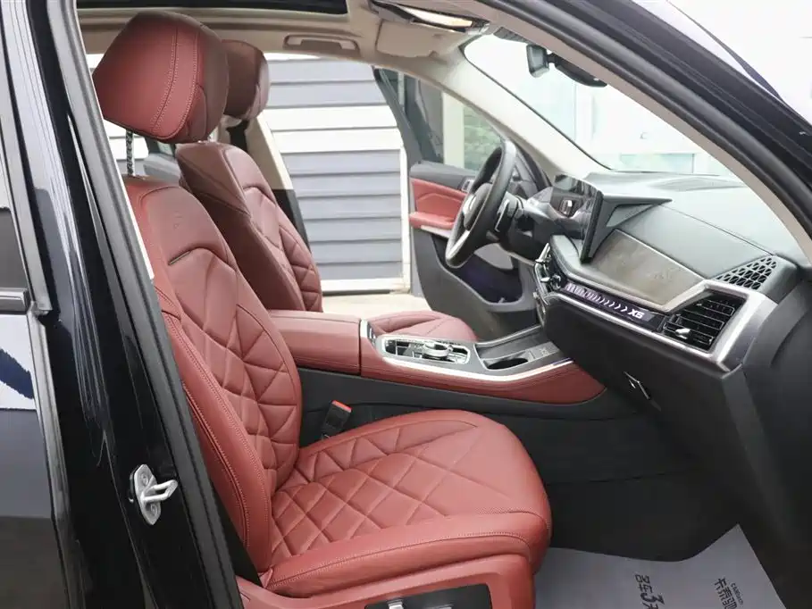 BMW X5 2025 xDrive30Li M Sport Night Edition