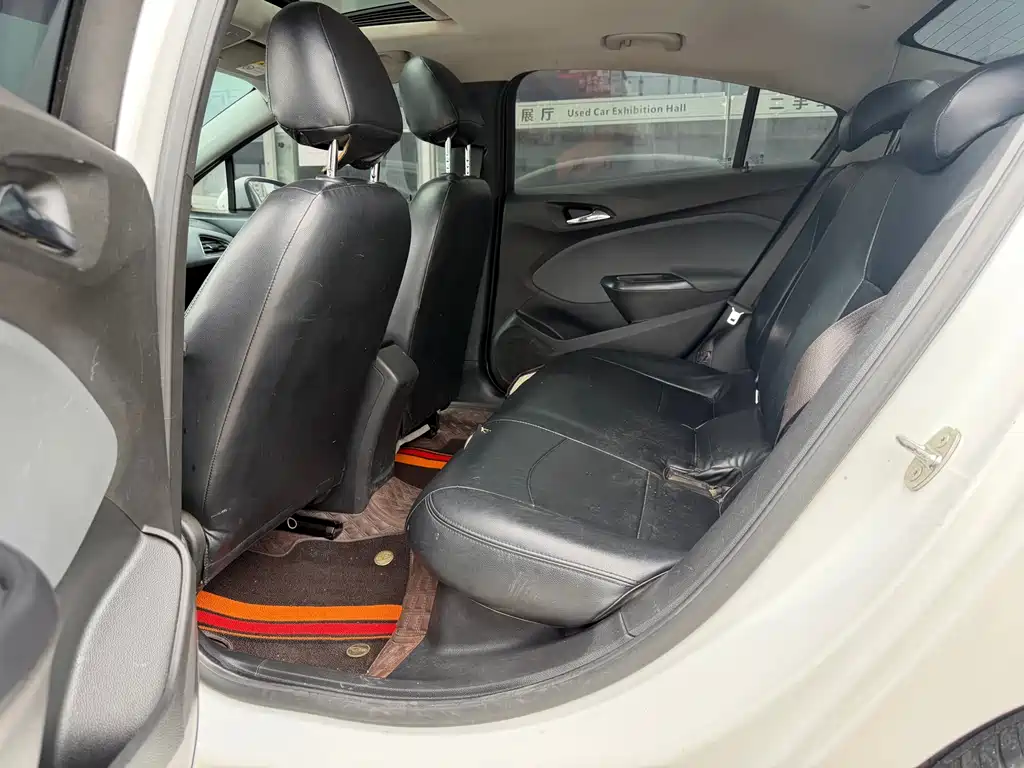 Chevrolet Cruze 2018 320 Automatic Pioneer Sunroof Edition