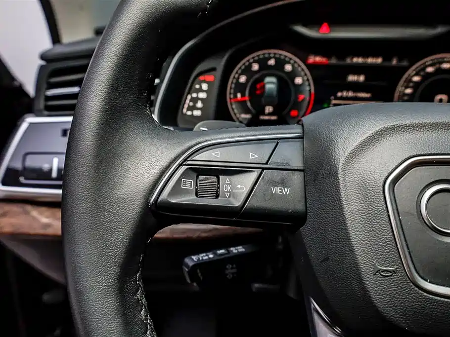 Audi Q7 2023 45 TFSI quattro S line Sport