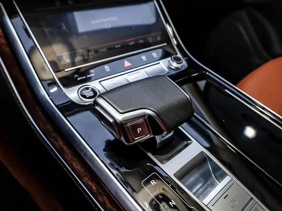 Audi Q7 2023 45 TFSI quattro S line Sport