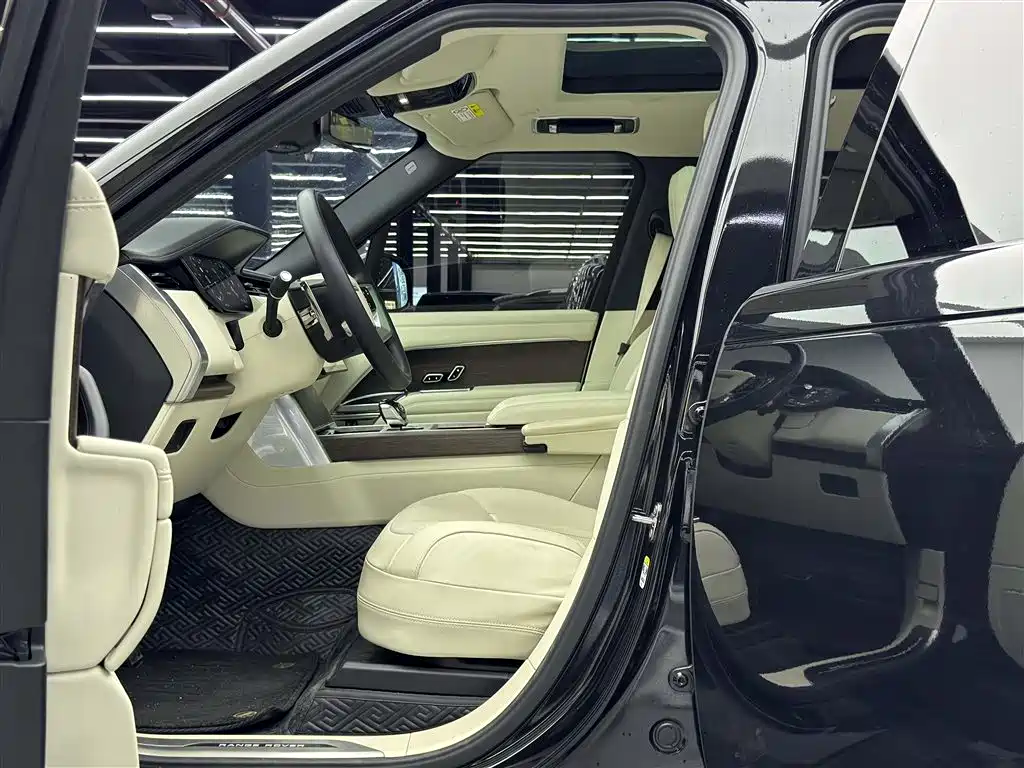 Range Rover 2025 3.0L 400PS Long Wheelbase