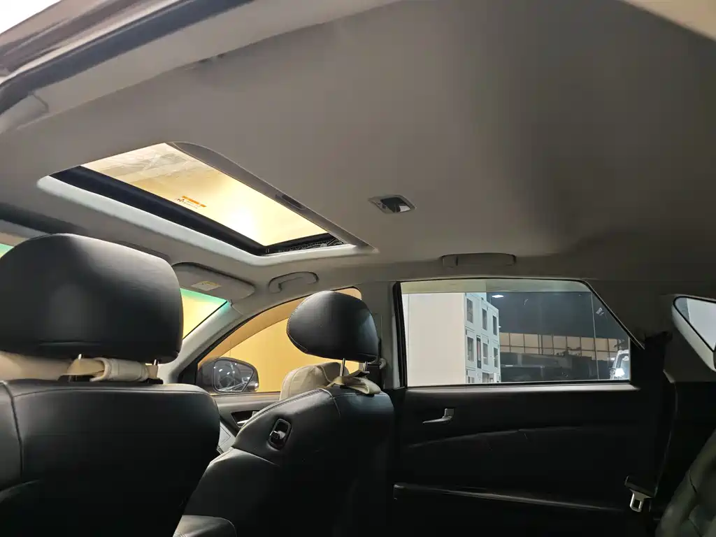 Luxgen U6 SUV 2014 1.8T Supreme Edition