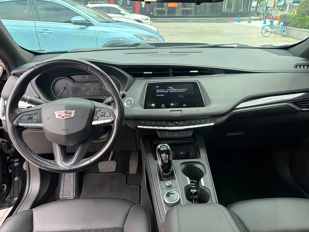 Cadillac XT4 2021 28T FWD Luxury