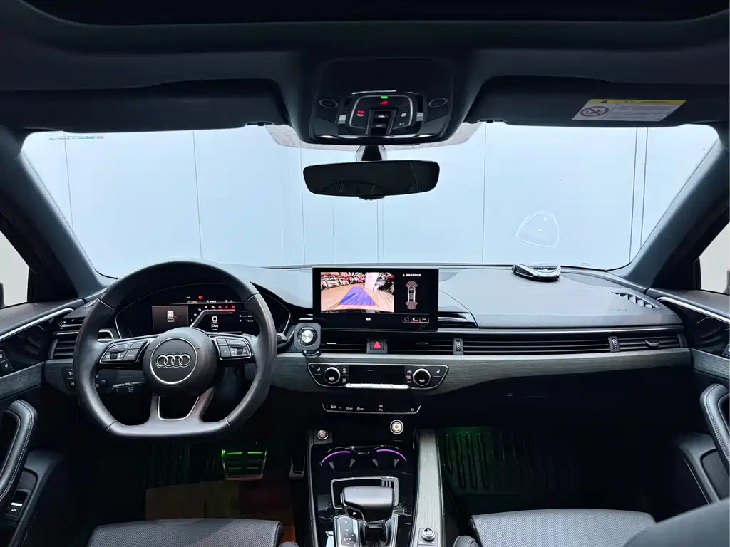 Audi A4L 2023 40 TFSI Premium