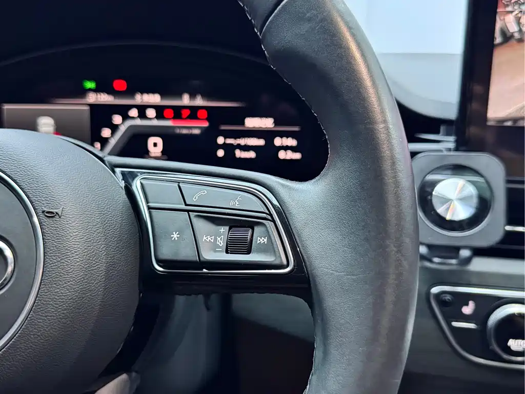Audi A4L 2023 40 TFSI Premium