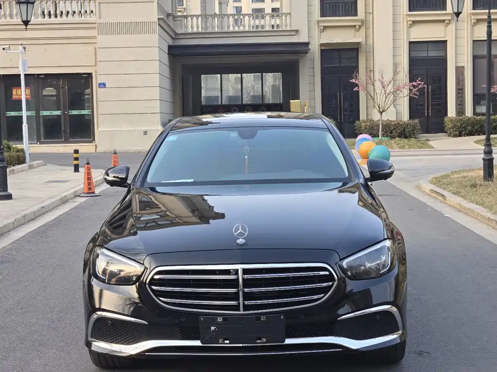 Mercedes-Benz E-Class 2022 E 300 L Fashion