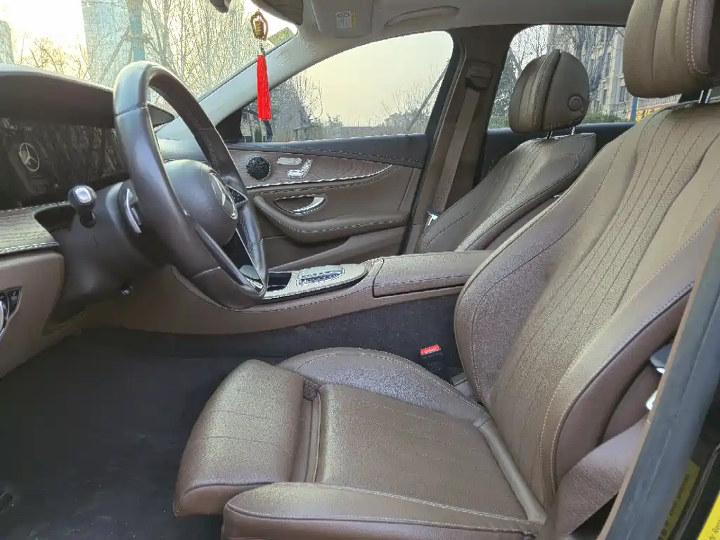Mercedes-Benz E-Class 2022 E 300 L Fashion