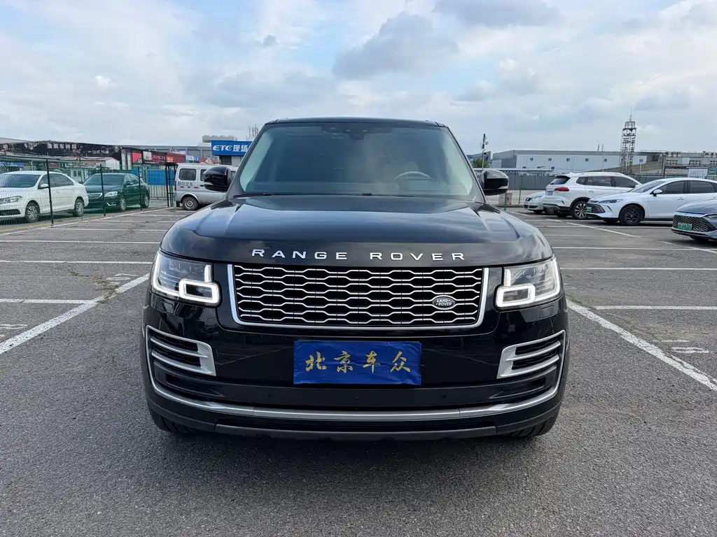 Range Rover 2022 3.0 L6 400PS Heritage Extended Classic Edition