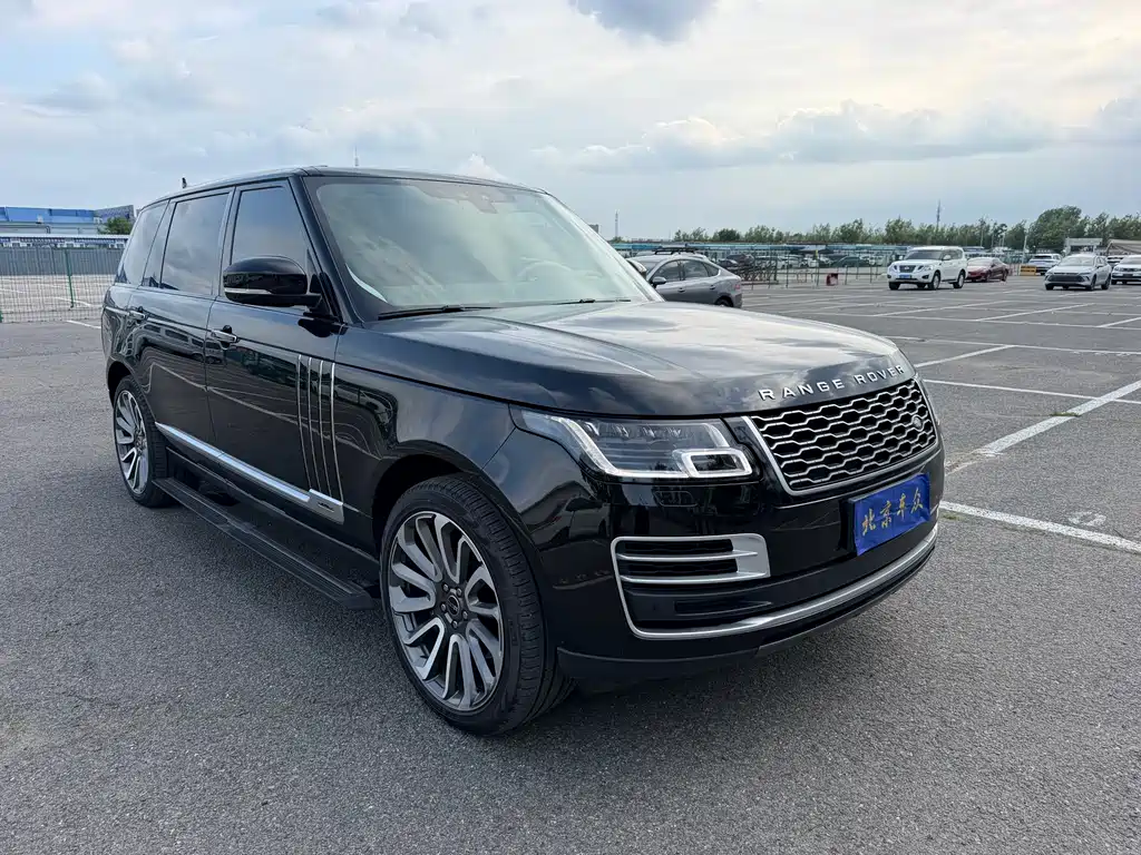 Range Rover 2022 3.0 L6 400PS Heritage Extended Classic Edition