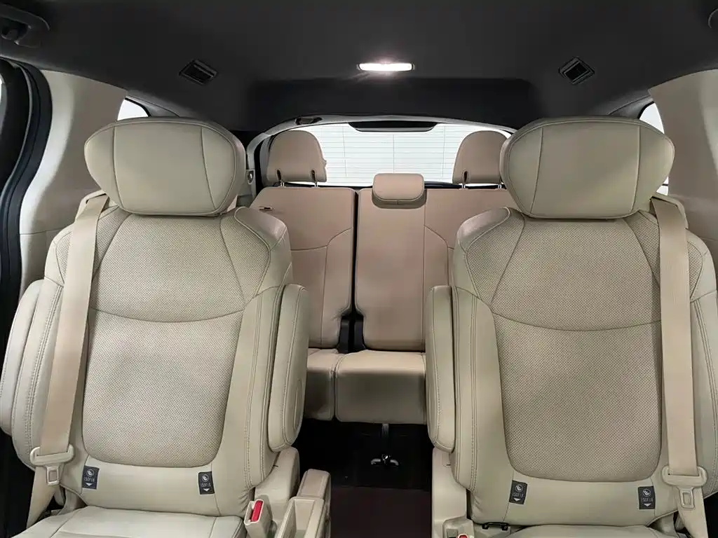 Toyota Sienna 2023 2.5L Hybrid Premium