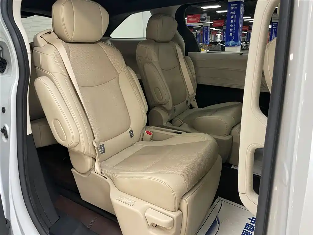 Toyota Sienna 2023 2.5L Hybrid Premium