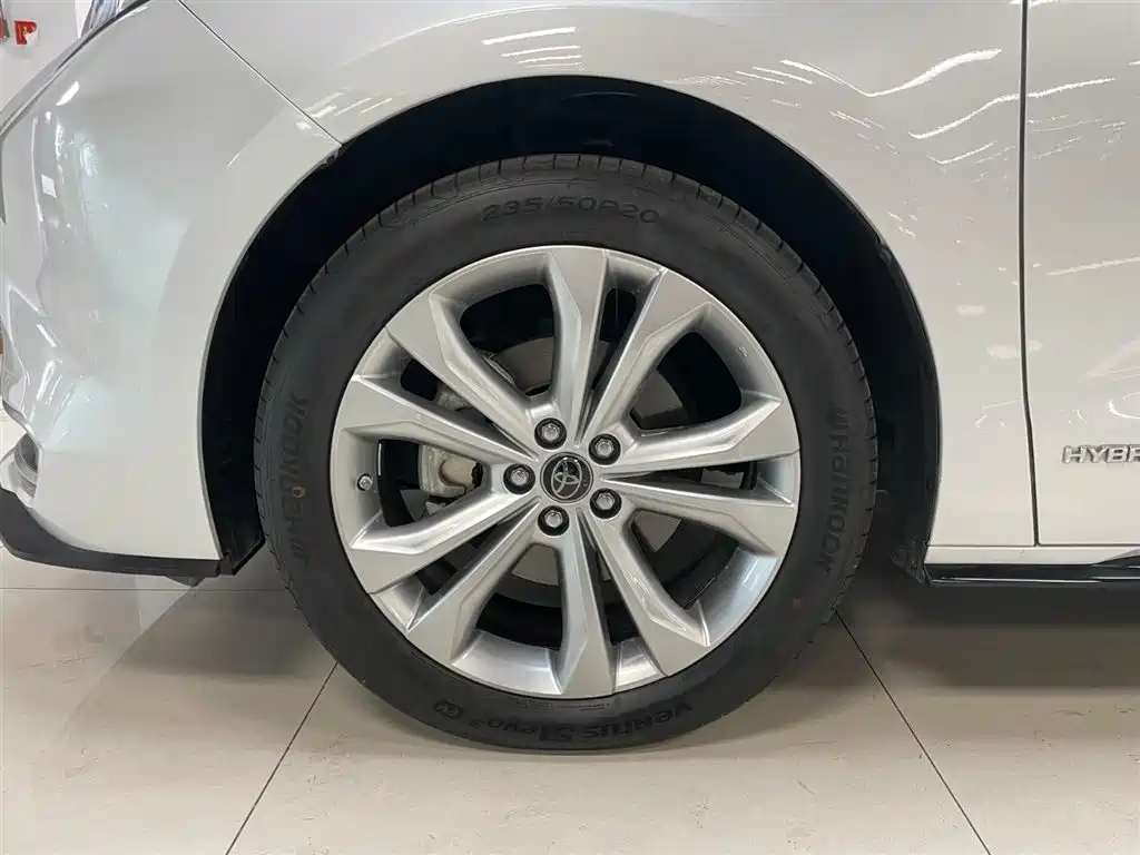 Toyota Sienna 2023 2.5L Hybrid Premium