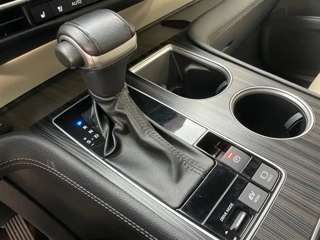 Toyota Sienna 2023 2.5L Hybrid Premium
