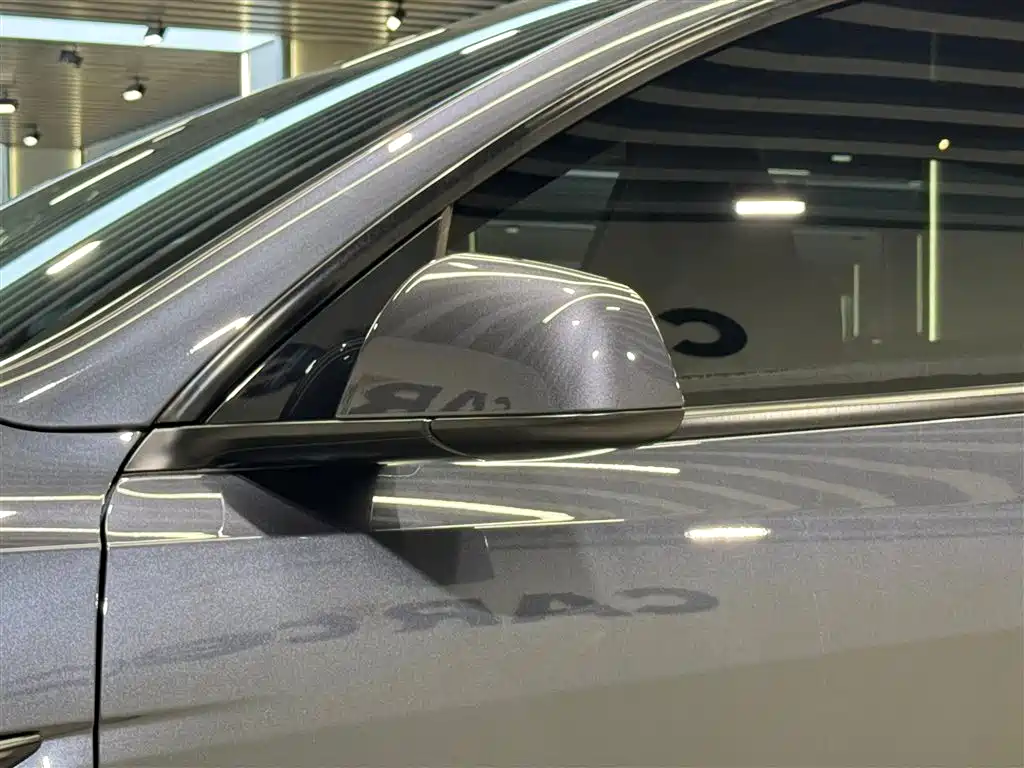 Tesla Model Y Long Range All-Wheel Drive