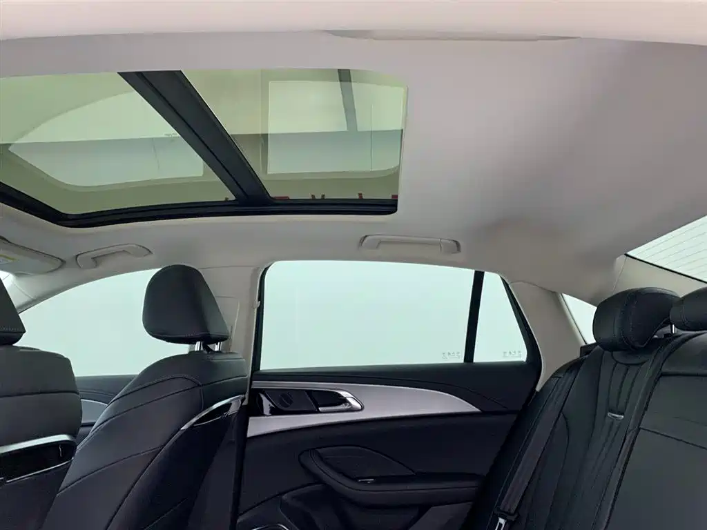 Hongqi H5 2024 1.5T DCT Smart Connect Qiyun Edition