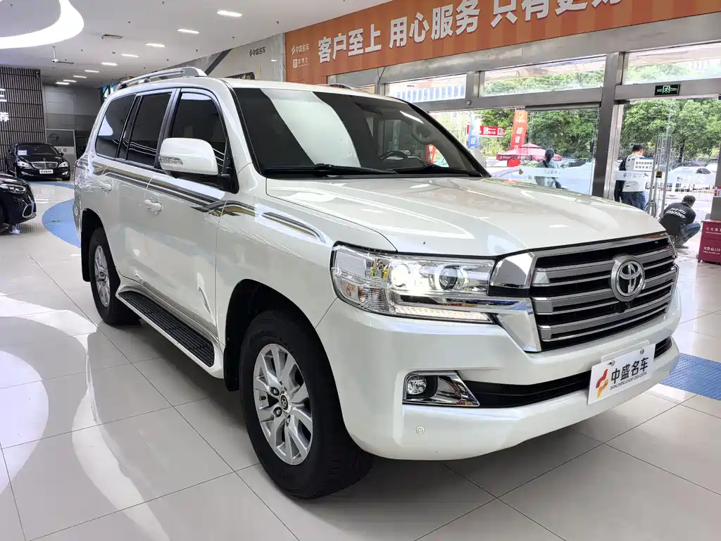 Land Cruiser (Import) 2019 4.6L GX-R Middle East Edition