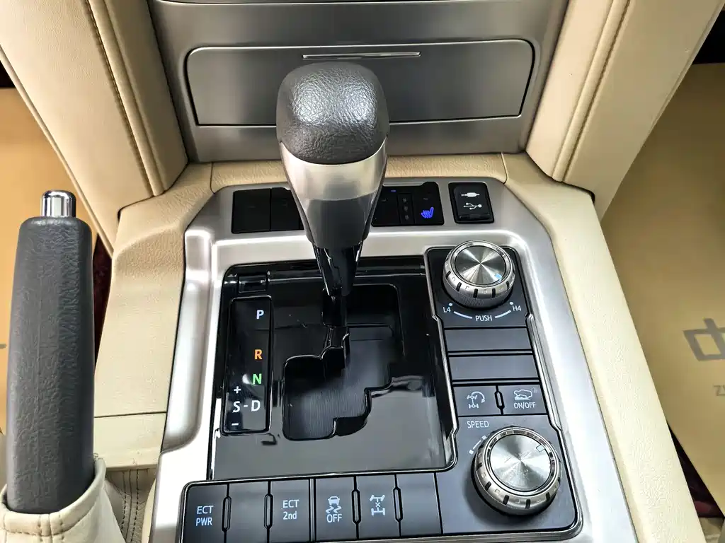 Land Cruiser (Import) 2019 4.6L GX-R Middle East Edition