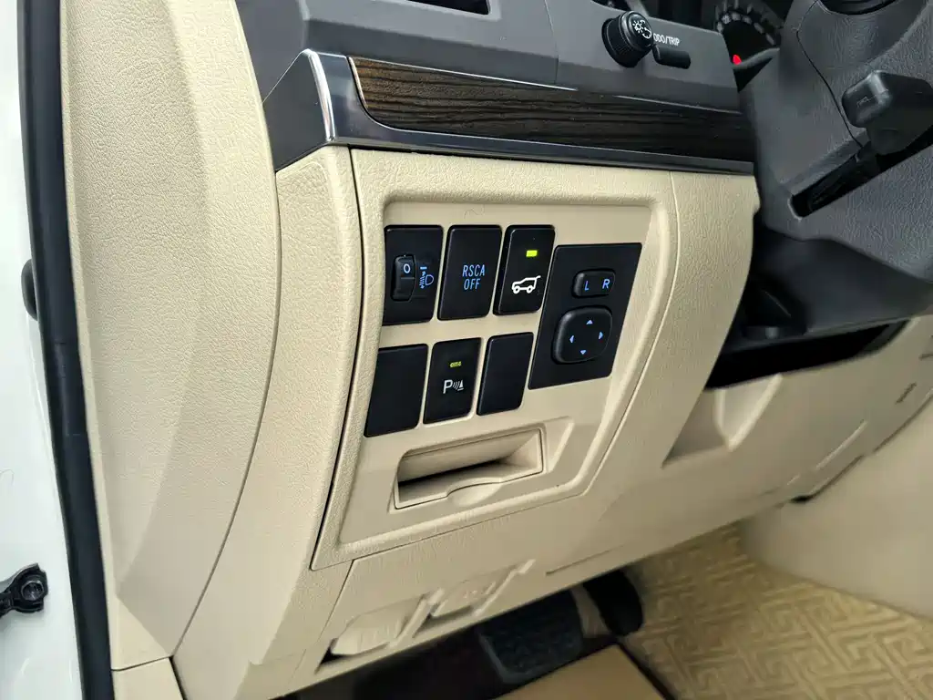 Land Cruiser (Import) 2019 4.6L GX-R Middle East Edition