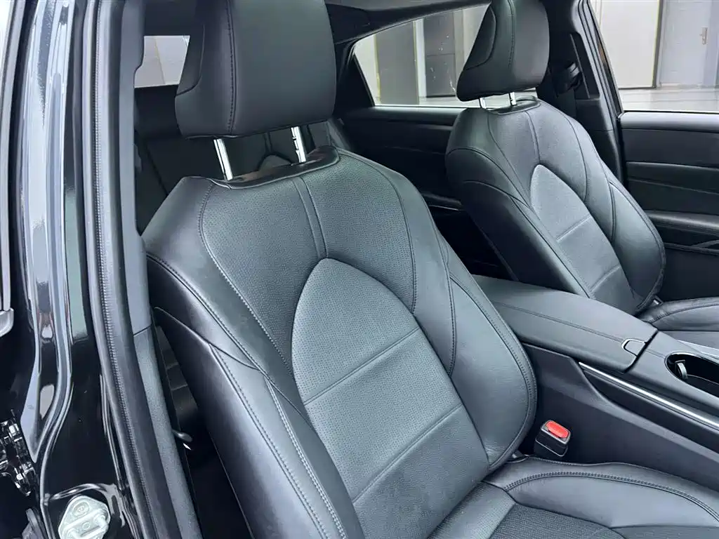 Toyota Avalon 2019 2.0L Luxury Version (China VI)