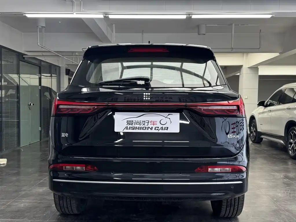 Lan Dian E5 PLUS 2025 165km Long Range Edition PLUS 5-Seater