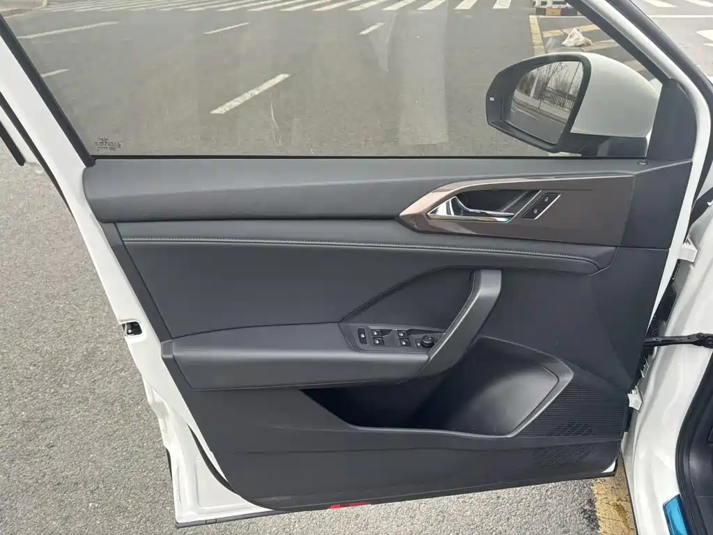 Volkswagen Tharu 2022 280TSI 2WD Luxury