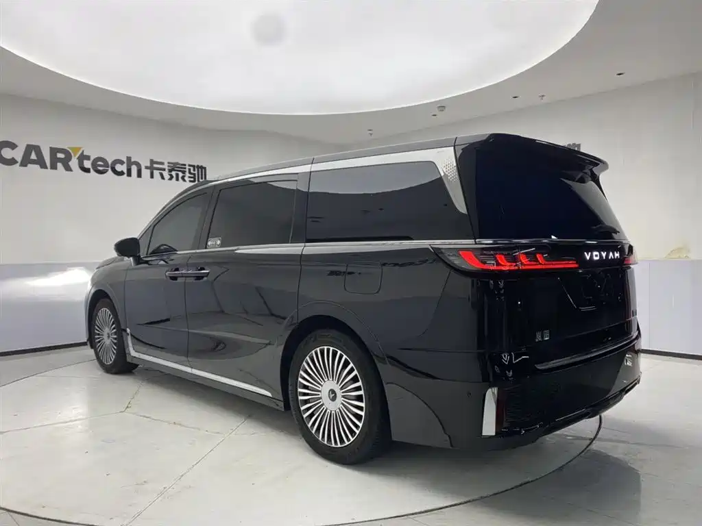 Voyah Dreamer 2025 PHEV AWD Premium Kunpeng Edition