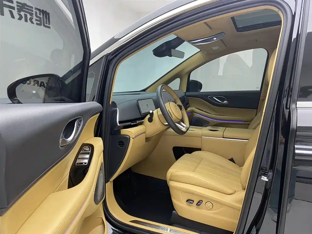 Voyah Dreamer 2025 PHEV AWD Premium Kunpeng Edition