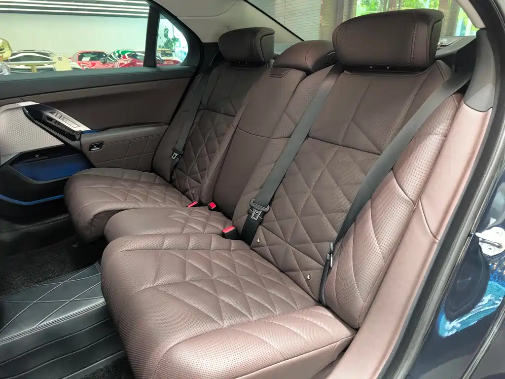 BMW 7 Series 2023 740Li Leading Edition M Sport Package