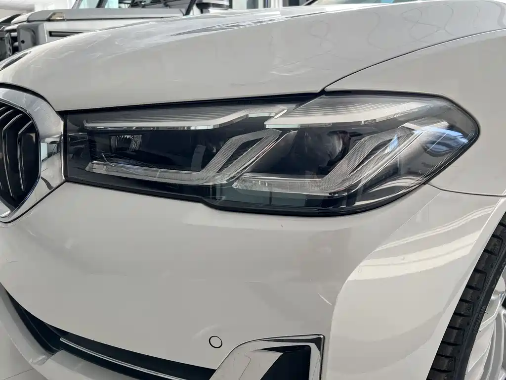 BMW 5 Series 2022 525Li Luxury Line