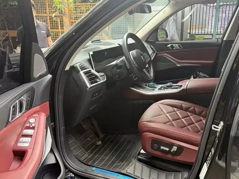BMW X5 2023 xDrive 30Li M Sport Night Edition