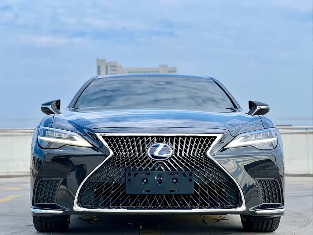 Lexus LS 2021 500h Executive Edition