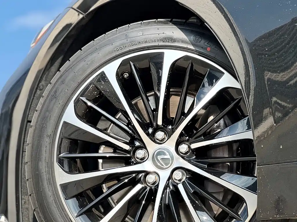 Lexus LS 2021 500h Executive Edition