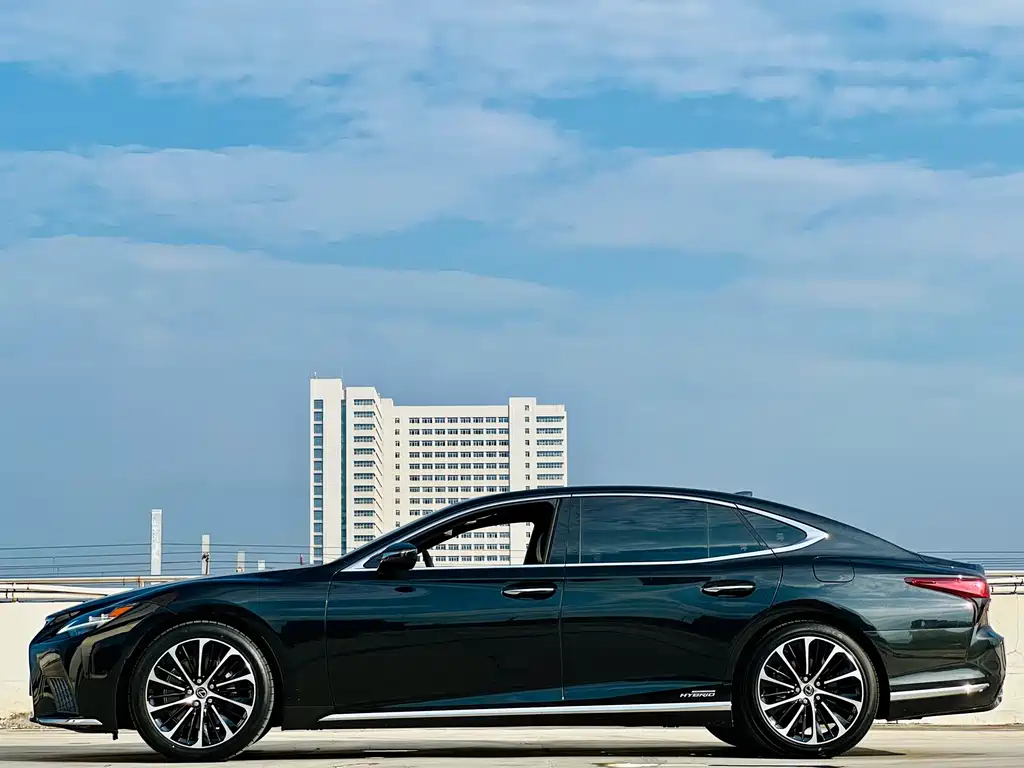 Lexus LS 2021 500h Executive Edition