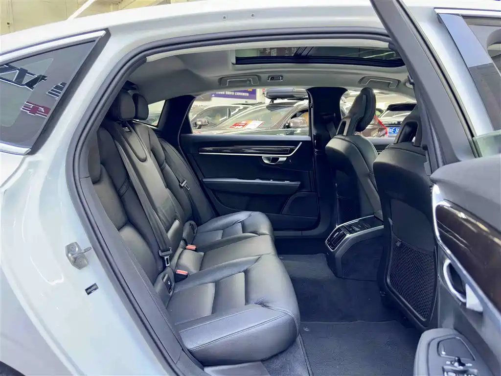 Volvo S90 2018 T4 Smart Distance Edition